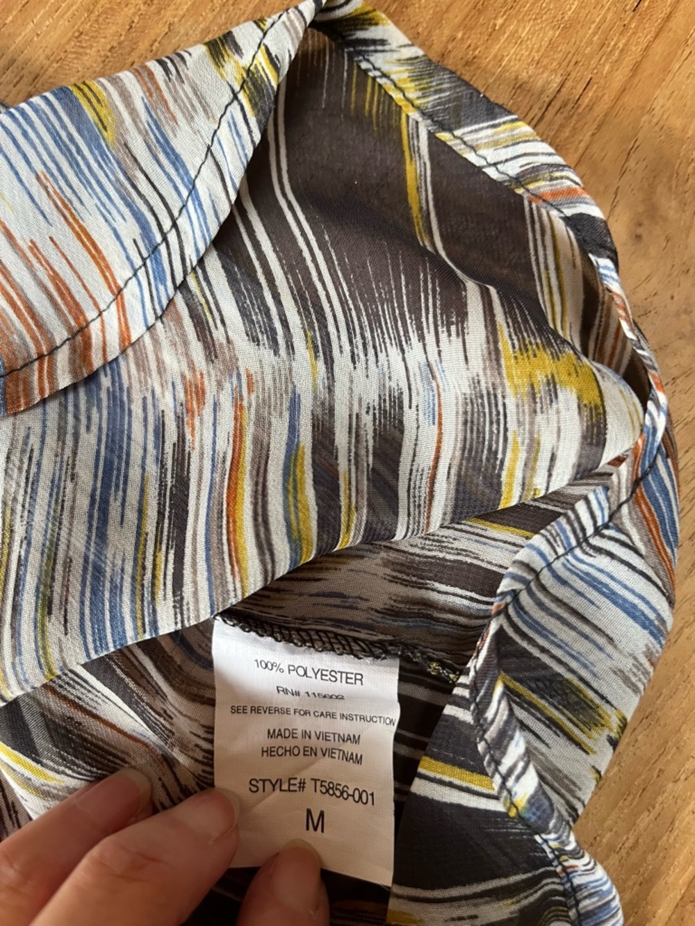 Lush Multi-Color Brushstroke Sleeveless Shell Camisole Top Breezy - Size M - Picture 4 of 6